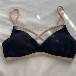 Textured bikini top
